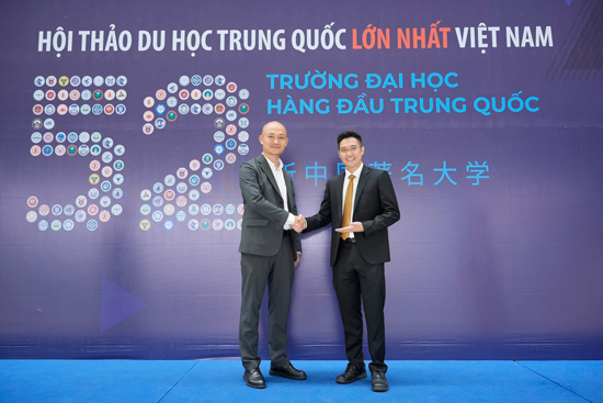 /upload/image/hinh-anh-hoat-dong/hoi-thao-du-hoc-lon-nhat-viet-nam.jpg